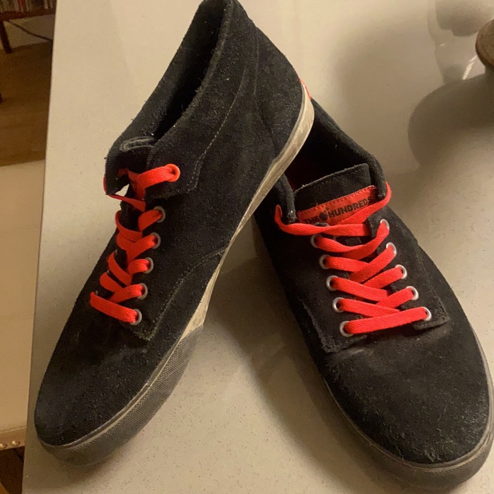 The Hundreds Men’s 11.5 Black Suede & Red Laces